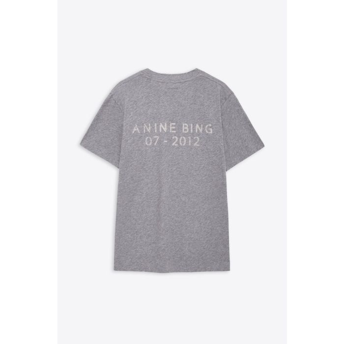 Tee-shirt Wagner Soft Stencil Anine Bing en coton gris, logo AB poitrine, sérigraphie dans le dos. Vue de dos.