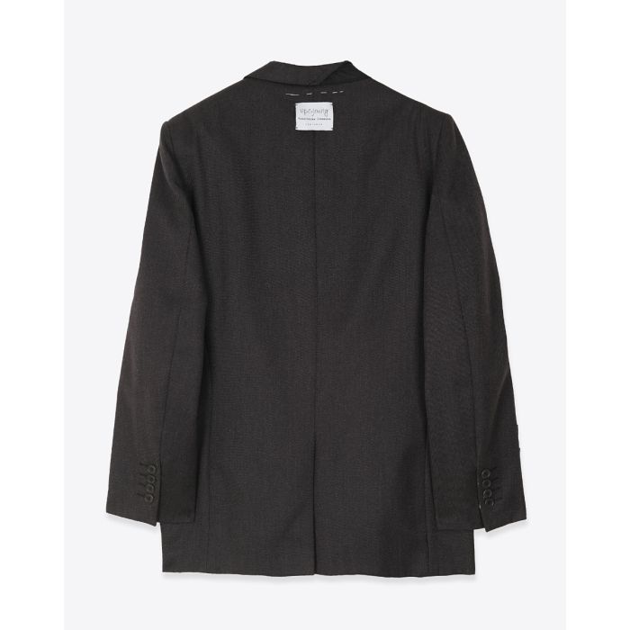 Veste longue anthracite en laine froide, customisée et upcyclée par Yekaterina Ivankova, vue de dos.