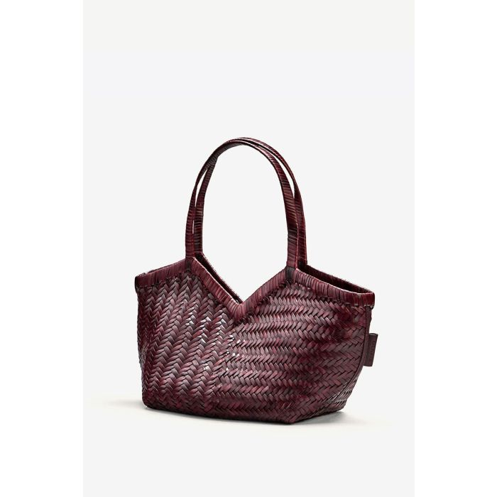 Sac petit panier Humi S Cala Jade en cuir tressé Fudge, vu de profil.