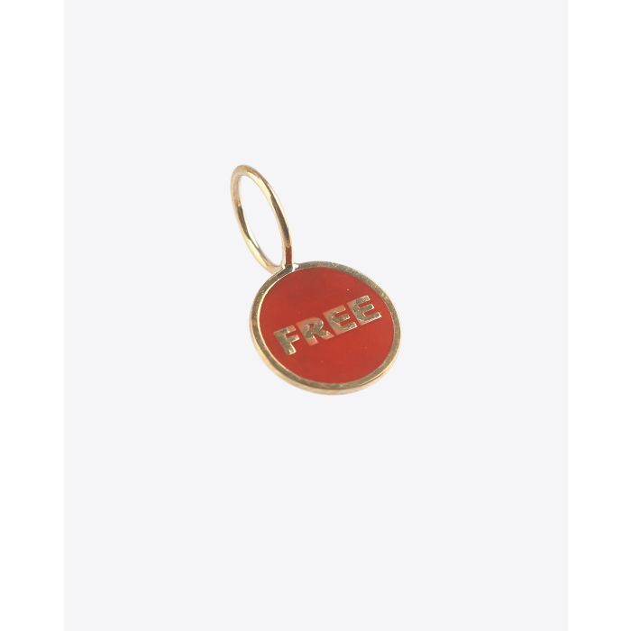 Mini charm en or et émail rouge Free Feidt Paris. 