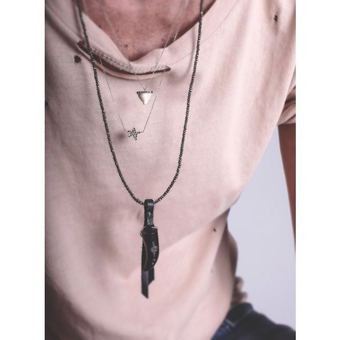 Feidt Collier Dent De Requin Or Jaune Matt et Saphirs Dark Grey - Indian Vibes  