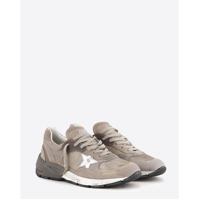 Sneakers Running Dad Golden Goose femme en cuir et résille beige, étoile en cuir lisse argent. Vue de face.