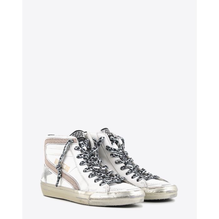 Sneakers Slide Golden Goose en cuir blanc, lacets léopard. Vue de profil.
