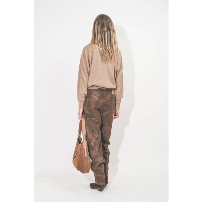 Bottes Duerto Isabel Marant en cuir suédé chocolat. Portées de dos.