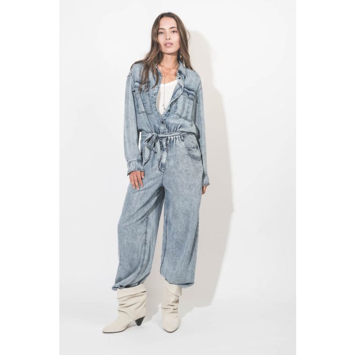 Combinaison manches longues en Lyocell bleu délavé Paige Isabel Marant Etoile. Porté de face.