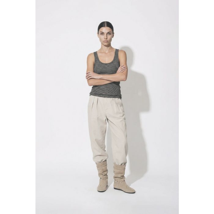 Débardeur Théa Isabel Marant Etoile à rayures noires et blanches en coton et lin, porté de face.