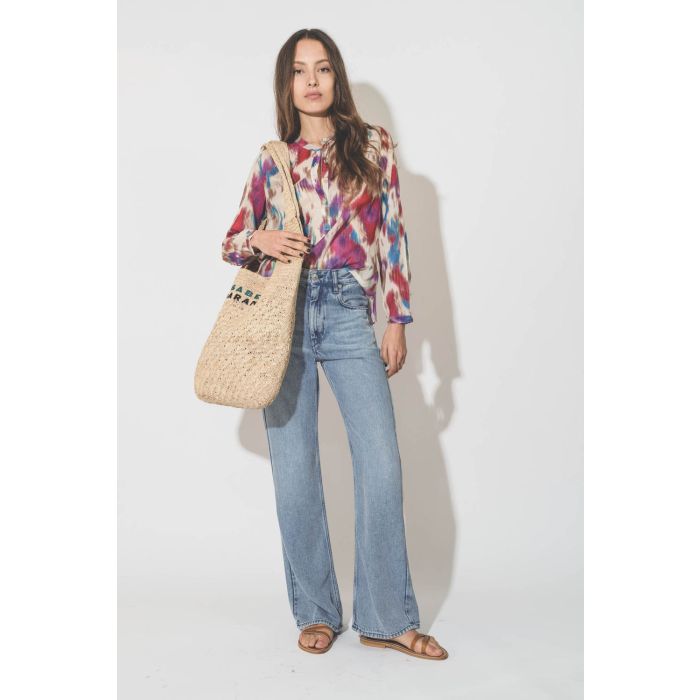 Jean taille haute fluide en tencel bleu ciel Belvira Isabel Marant Etoile. Porté de face.