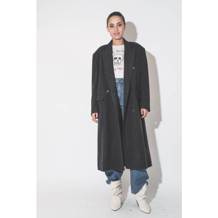 Manteau masculin en laine mélangée bleu nuit fines rayures Lexana Isabel Marant Etoile. Porté de face. 