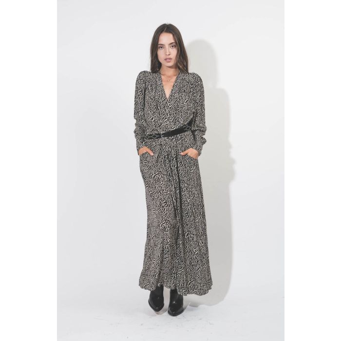 Robe longue porte-feuille manches longues en viscose imprimé noir écru Vonick Isabel Marant Etoile. Détail des poches.