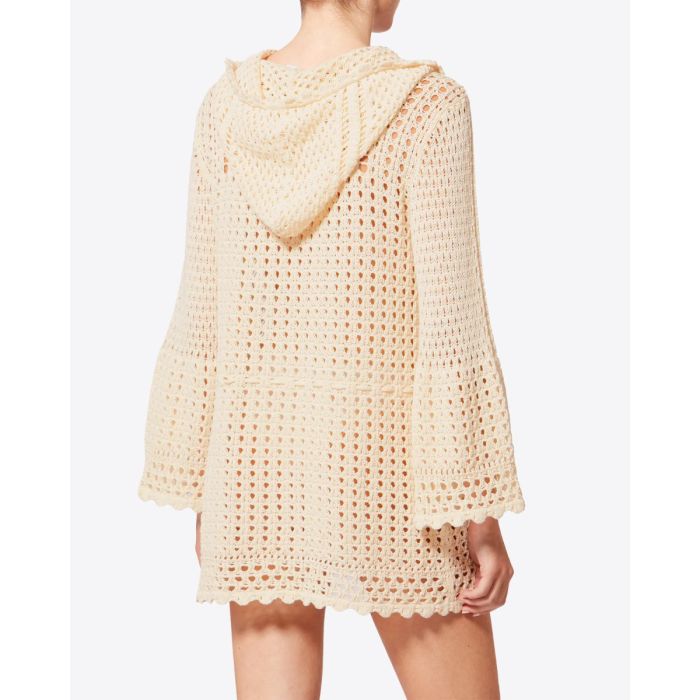 Robe courte manches longues à capuche Zelnie Isabel Marant Etoile en crochet écru, portée de dos.