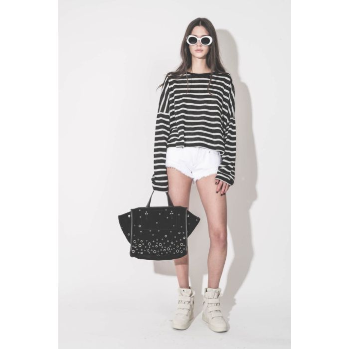 Mini-short Eneidala Isabel Marant en denim blanc, porté de face.