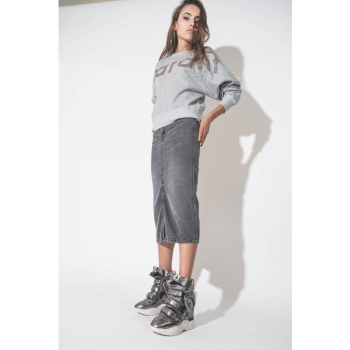 Sweatshirt manches chauve-souris logo Marant à paillettes gris chiné Houston Isabel Marant Etoile. Porté de profil.