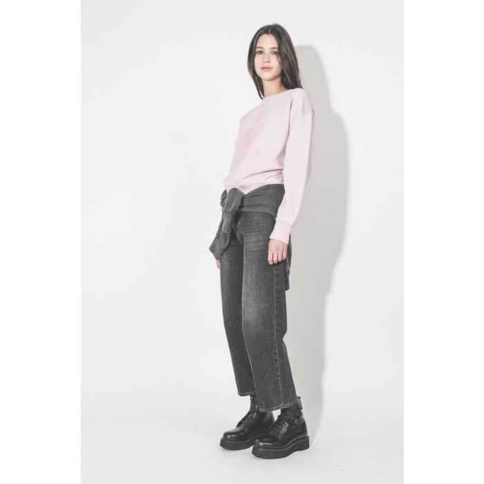 Sweat-shirt Mobyli Isabel Marant Étoile en coton rose clair, logo Marant, effet flou, porté de profil.