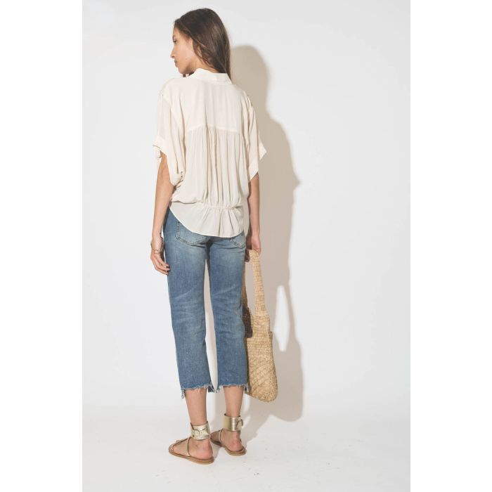 Blouse manches courtes en viscose écru Azalea Isabel Marant Etoile. Porté de dos.