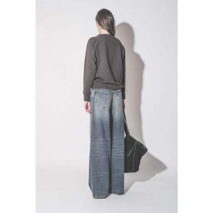Sac Cabas Tampa Isabel Marant en cuir suédé noir, porté de dos.