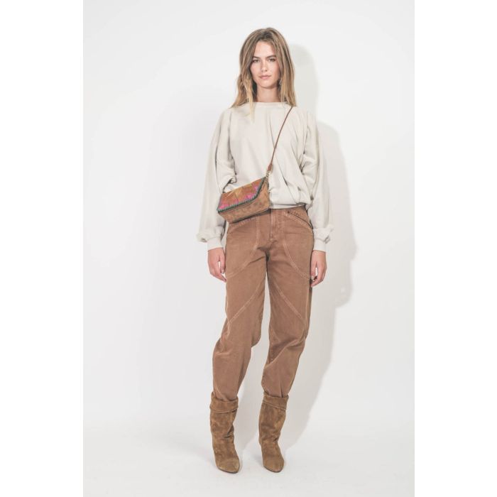 Sweatshirt Sauria Isabel Marant en coton drapé écru. Porté de face.