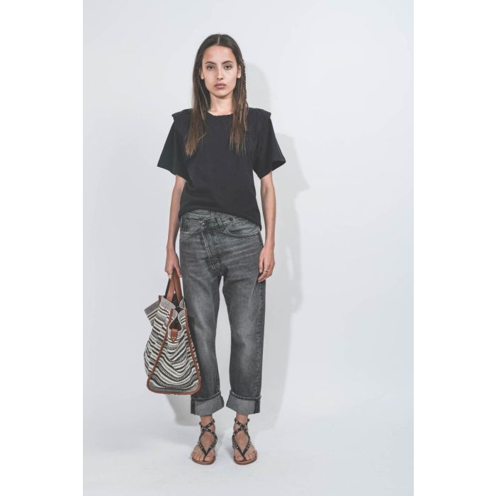 Tee-shirt Zelitos Isabel Marant en coton noir porté de face.