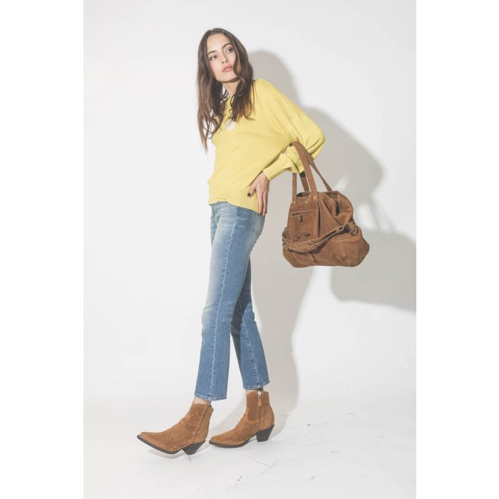 Jeans court évasé bleu ciel Kick Fit Jasper stretch R13 Denim. Porté de profil.