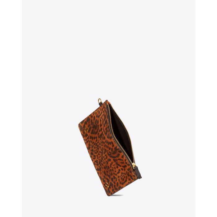 Pochette Popoche M Jérôme Dreyfuss en cuir suédé imprimé à motif de chat sauvage. Détail de l'intérieur doublé de coton noir.