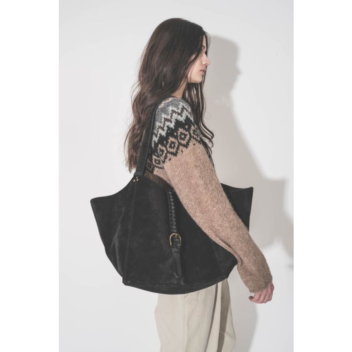 Sac cabas Joseph M Jérôme Dreyfuss en cuir suédé noir, porté à l'épaule.
