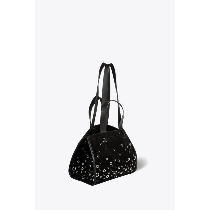 Sac cabas Léon S Jérôme Dreyfuss en cuir suédé noir avec des incrustations d'oeillets en métal argenté. Vue de profil avec les deux poignées longues pour un porté à l'épaule et les deux poignées courtes pour un porté à la main. Côtés rentrés à l'intérieur