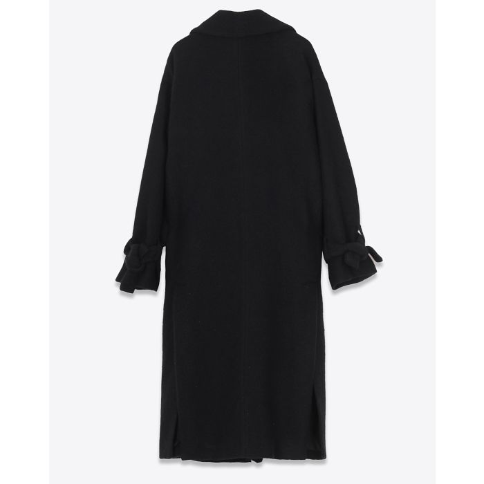 Manteau noir esprit peignoir Maison Flaneur. Vu de dos.