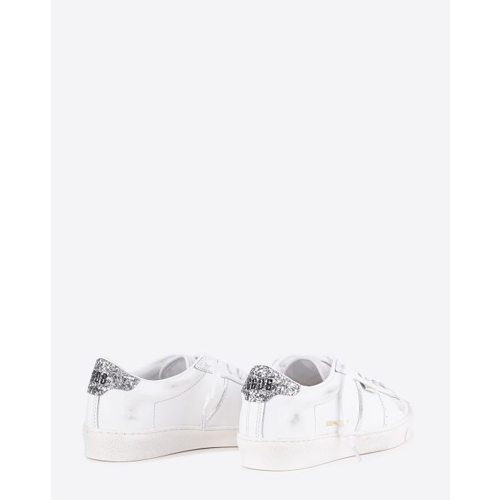 Sneakers Golden Goose pour femme Matchstar en cuir blanc et argent. Vue arrière. 