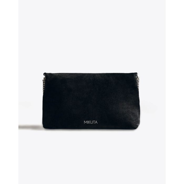 Sac Zowie Mikuta en cuir suédé noir et chaine en métal argenté. Détail du logo « MIKUTA ».