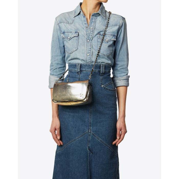 Mini-sac bandoulière en cuir de chèvre lamé dégradé or Bobi S Jérôme Dreyfuss. Porté Crossover.