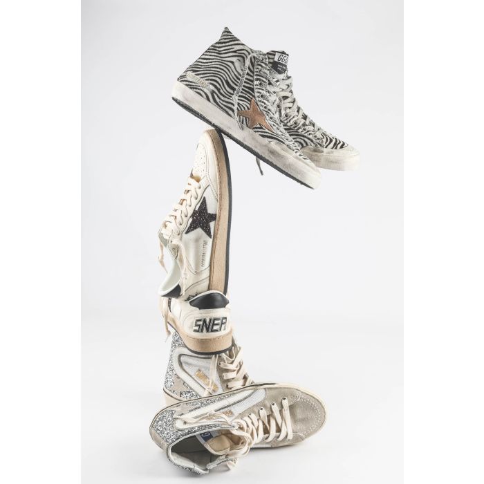 Sneakers Slide blanche et paillettes argent étoile écru Golden Goose. 