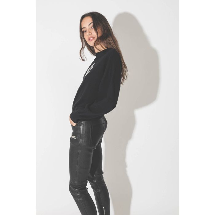 Pull col rond en coton noir logo argent Isabel Marant Etoile. Porté de profil.