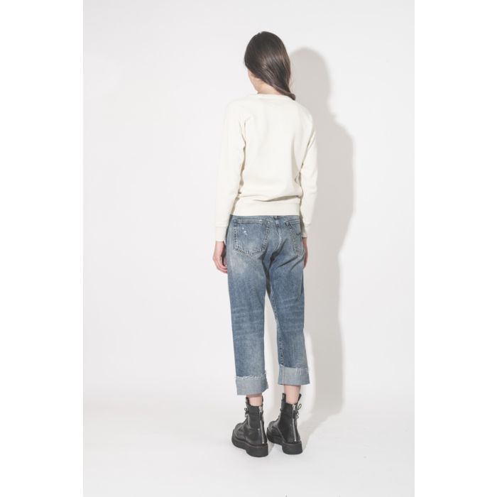 Jean Crossover R13 en denim bleu délavé Jasper, porté de dos.