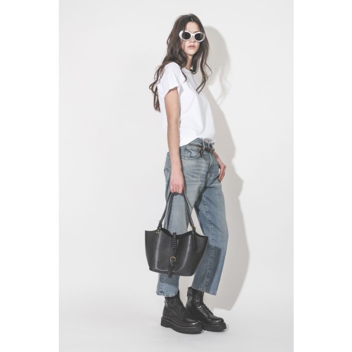 Jean X Boyfriend R13 en denim bleu Merrin Blue, porté de profil.