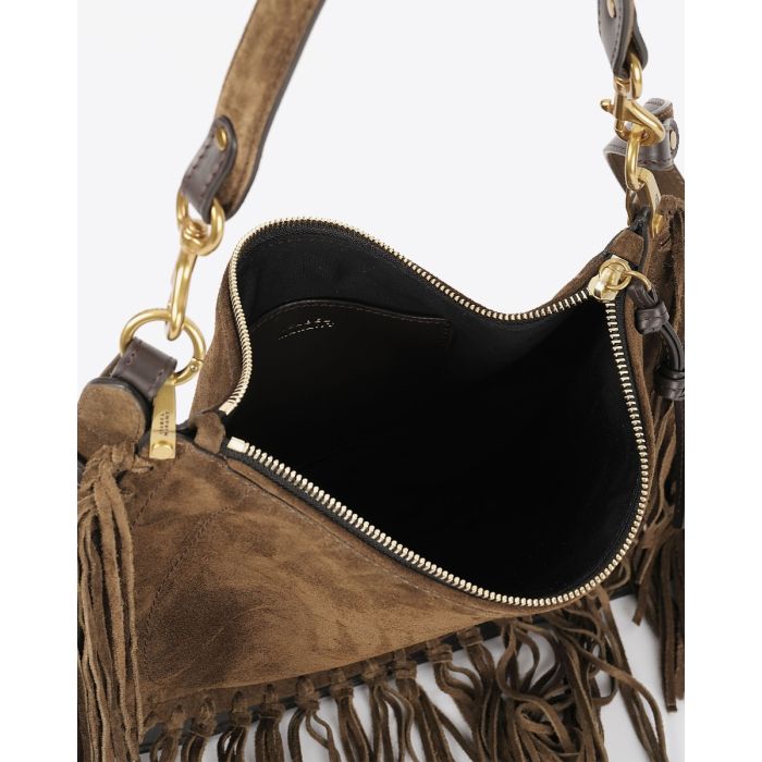 Sac Oskan Soft Zip à franges Isabel Marant en cuir suédé bronze. Porté main et épaule ou bandoulière longue pour un porté épaule ou croisé. Détails de l'intérieur du sac avec un poche en cuir et doublé de tissu noir.