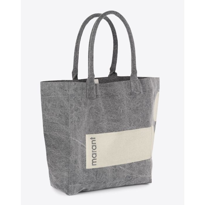 Cabas Yenky Isabel Marant en toile de coton écoresponsable, anthracite, logo vert d'eau. Vue de profil. Détail du logo Marant.