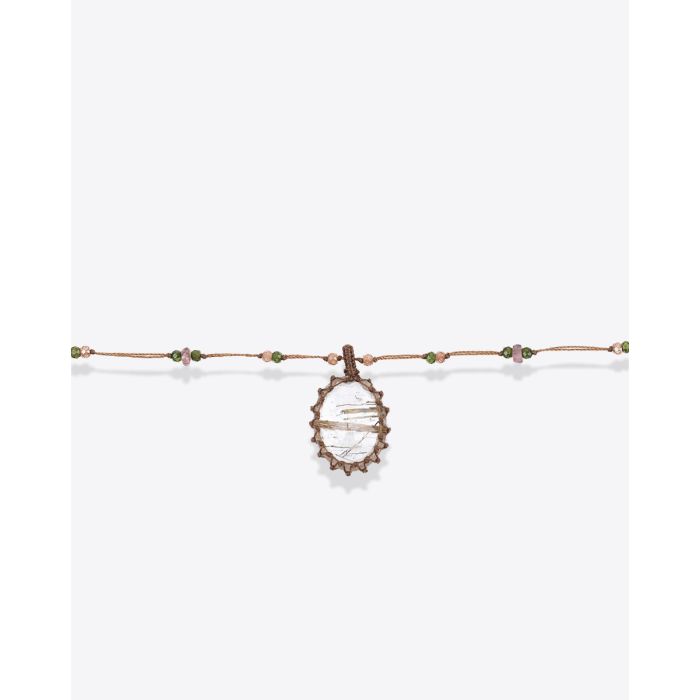Collier court tibétain Sharing en Quartz Rutile Or sur lien beige parsemé de pierres semi-précieuses. Détail de la pierre facettée. Pièce unique.
