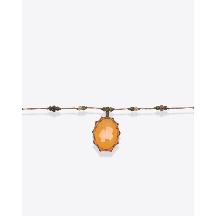 Collier long Tibétain Sharing Onyx orange sur fil tabac et pierres semi-précieuses. Détail de l'Onyx orange.