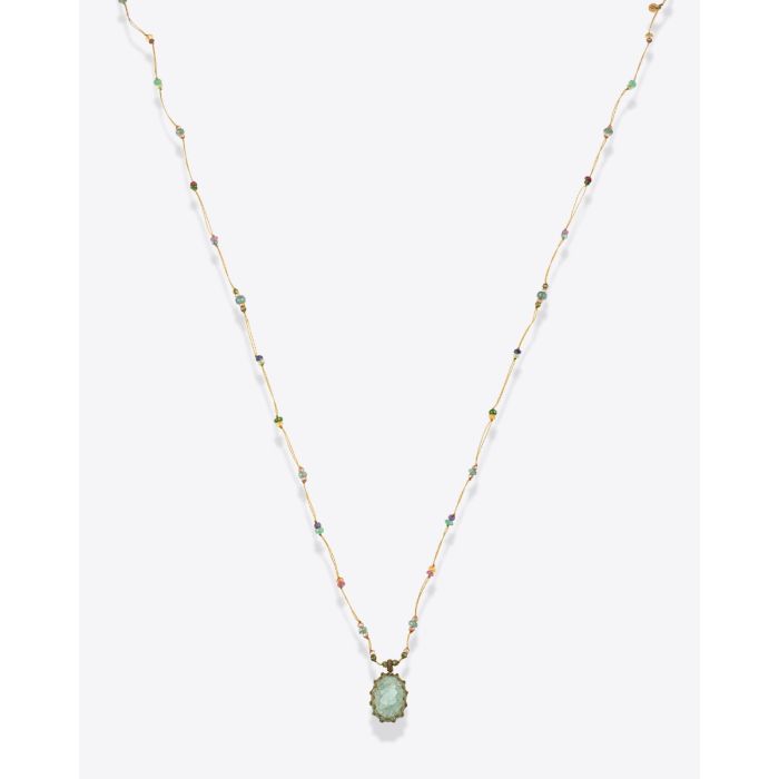 Collier long tibétain Sharing Strawberry Quartz Vert et pierres semi-précieuses, vu de face.