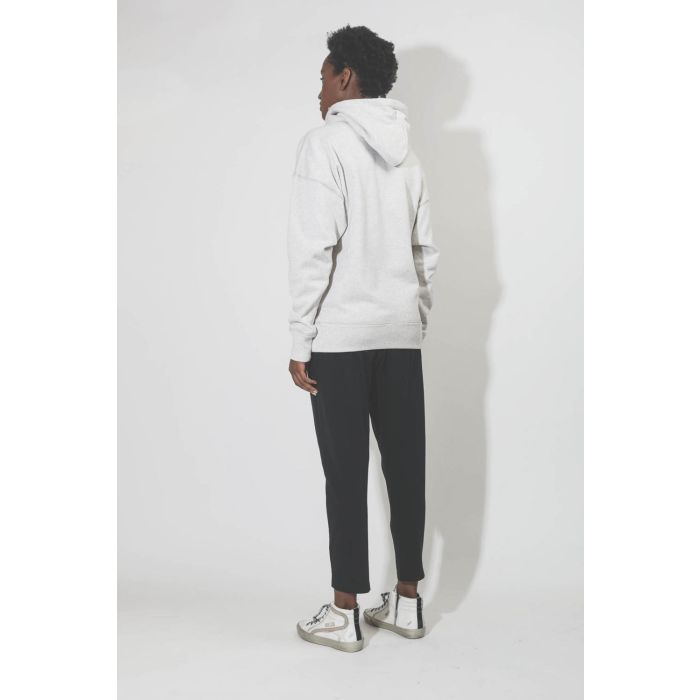 Sneakers femme Slide white black taupe 10874 Golden Goose. Porté dos.