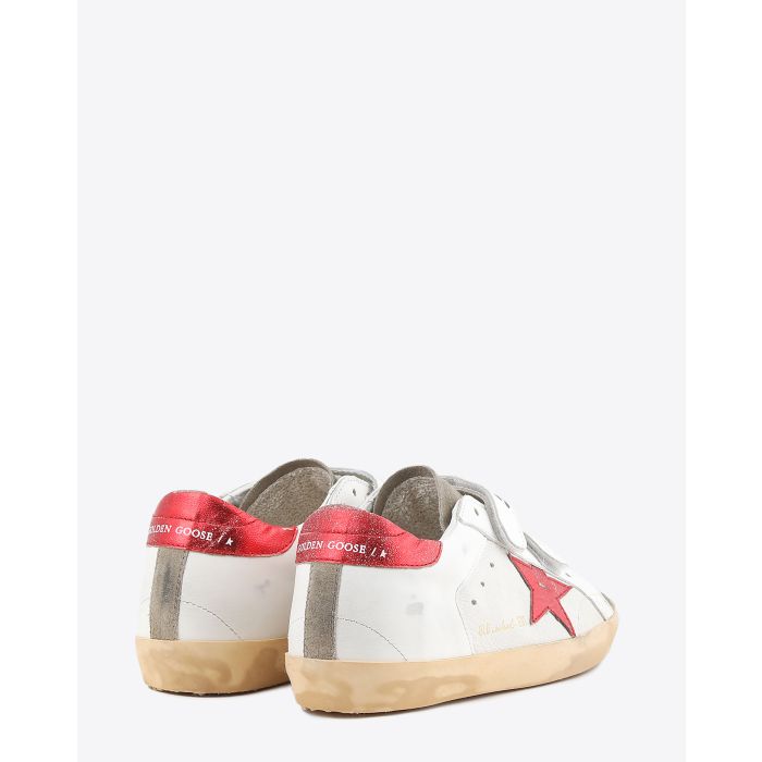 Sneakers femme en cuir blanc Old School à scratch étoile rouge et arrière rouge Golden Goose. Arrière. 