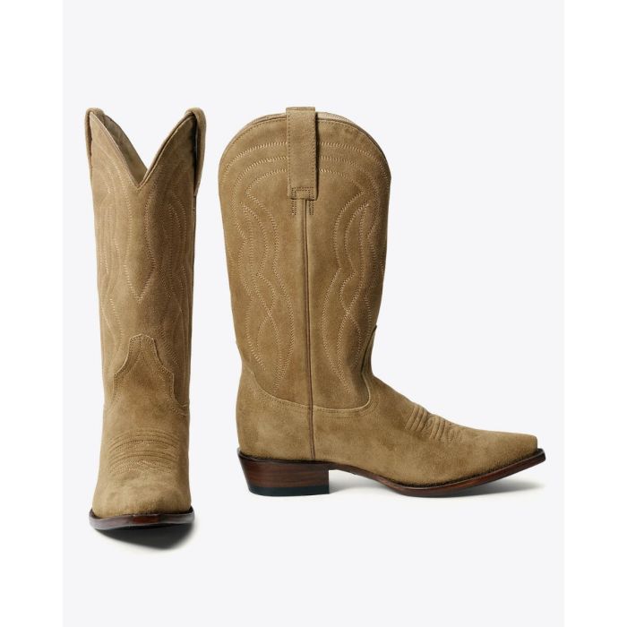 Bottes de cowboy Stetson & The Great en daim camel, vues de face et profil. Edition limitée.
