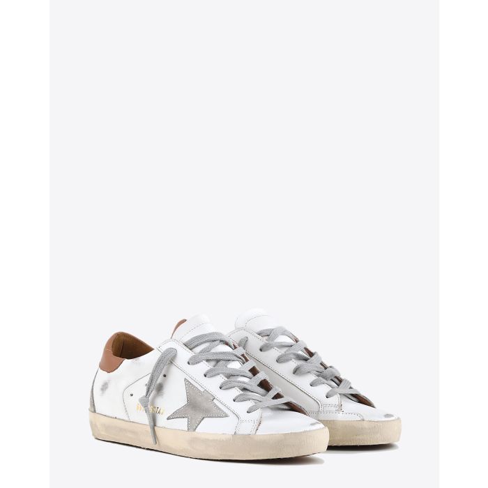 Sneakers Superstar homme en cuir blanc étoile en cuir suédé écru arrière beige Golden Goose. Face.