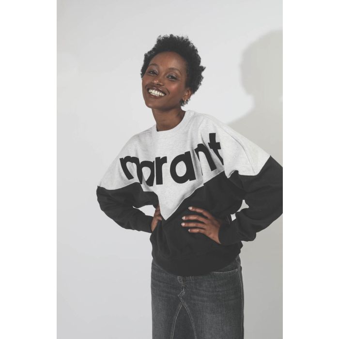 Sweatshirt Houston logo faded black Isabel Marant Etoile. Porté gros plan.