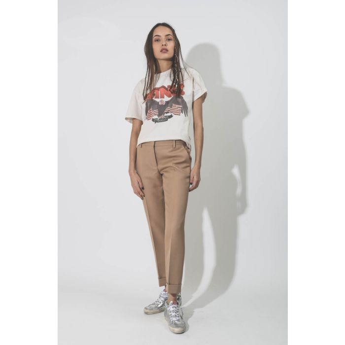 Tee-shirt imprimé Aigle Vintage Bing tee white Anine Bing. Porté face.