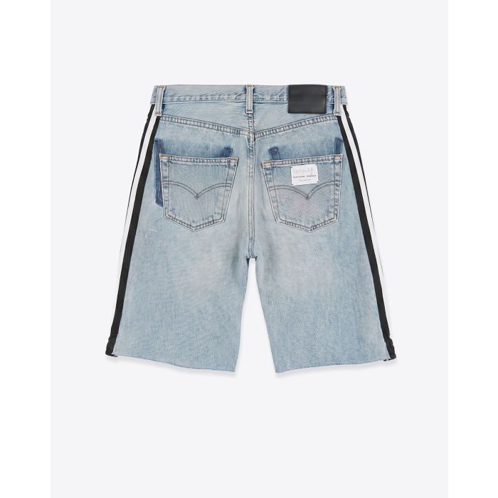 Short bermuda Upcycling customisé par Yekaterina Yvankova avec un bas de jogging Addidas. Vue de dos.