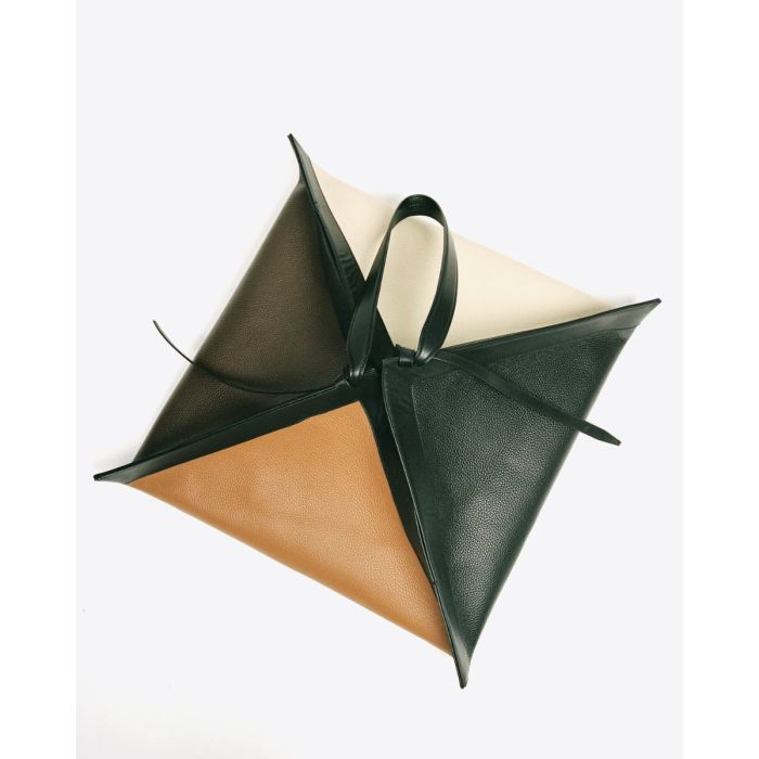 Sac cabas Wonton large Yuzefi en cuir grainé Coffee (marron, écru, noir, cognac). Vue du dessus.