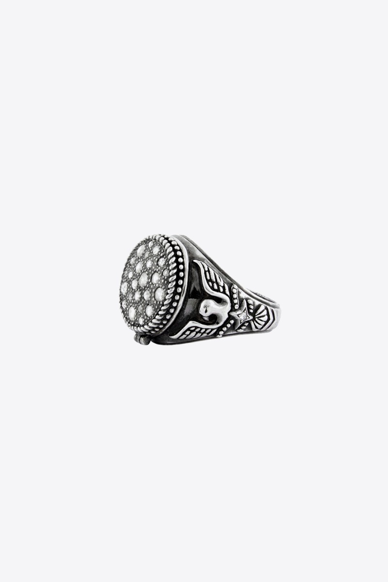 Produit Bague chevalière Phoenix De Jaegher en argent noirci et diamants. Vue de profil.