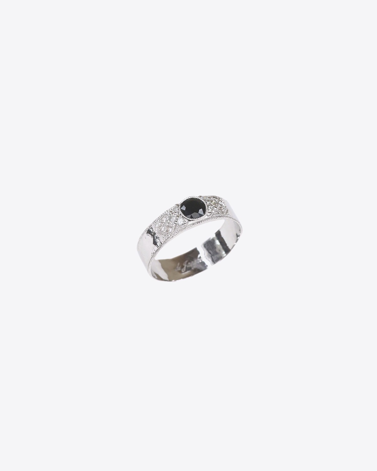 Bague Love song en argent diamants et Onyx De Jaegher. 