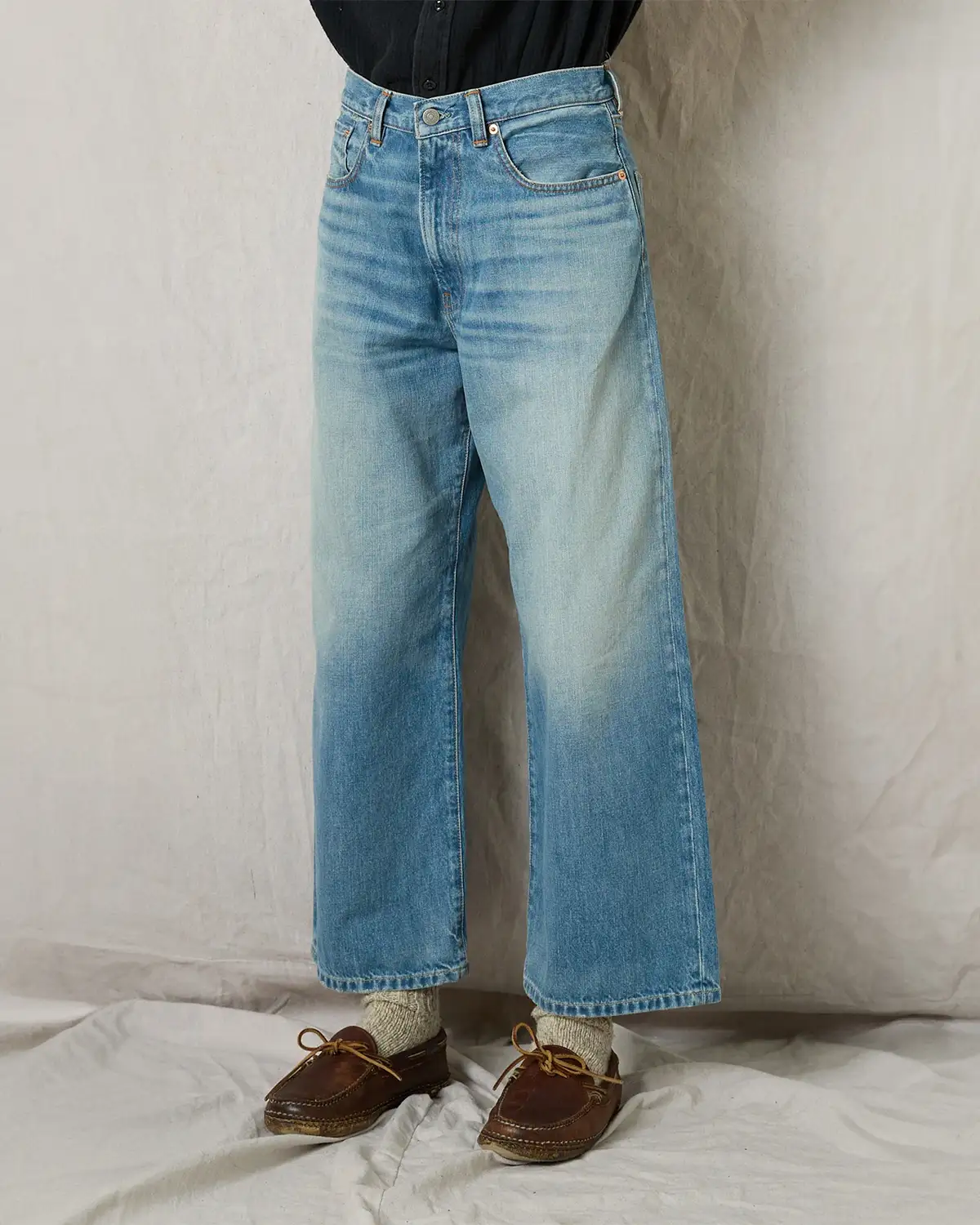 Jean Georgia Denimist en denim délavé. Vue face.