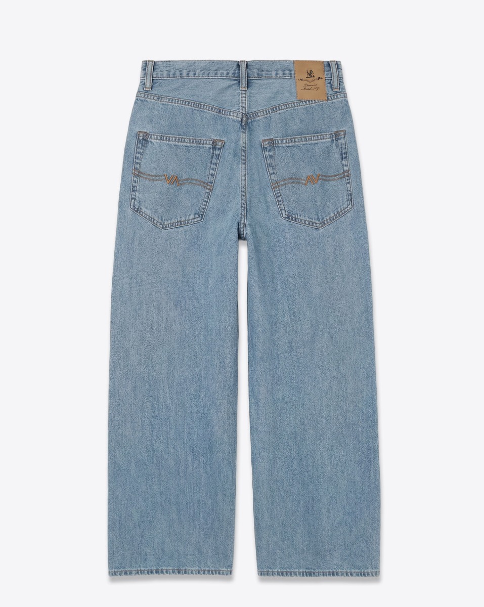 Jean ample Georgia Denimist en denim bleu clair d&eacute;lavage &laquo; Stone Wash Blue &raquo;, vu de dos.